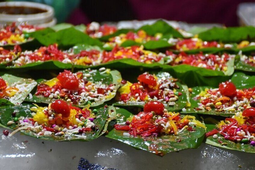 Lucknow Food Crawl (2 Hours Guided Local Food Tasting Tour)