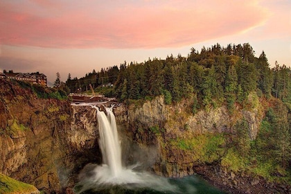 Private 8-hour City Tour of Seattle and Snoqualmie Falls with driver only