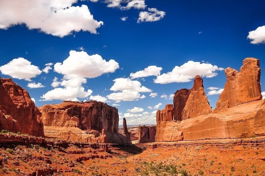 Discover Moab in A Day: Arches, Canyonlands, and Dead Horse Pt