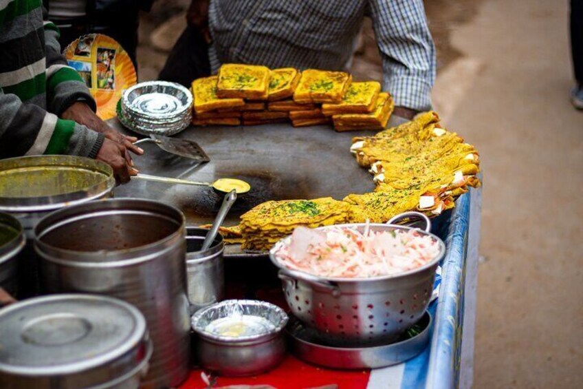 Hyderabad Street Food Crawl (2 Hours Guided Food Tasting Tour)