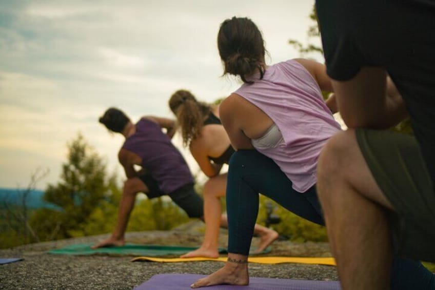Yoga at the top of the mountains for a unique experience // Practice yoga up the mountain summit for a unique experience
