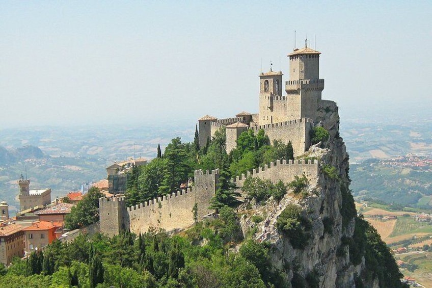 Best of San Marino with Professional Guide