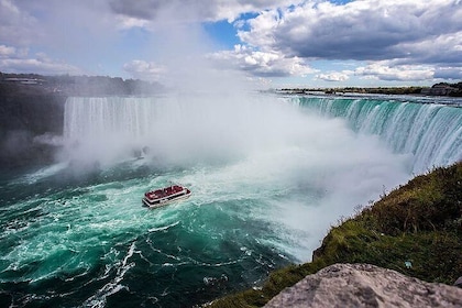 Private full day tour to Niagara Falls from Toronto - Hotel pick up and dro...