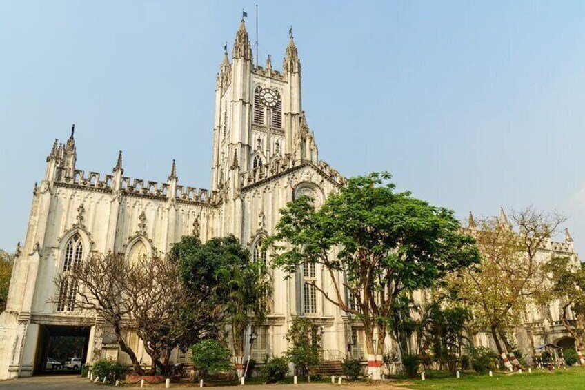 Modern Kolkata with Ancient Rust (Guided Half Day Sightseeing City Tour)