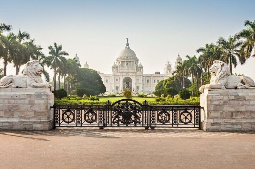 Modern Kolkata with Ancient Rust (Guided Half Day Sightseeing City Tour)