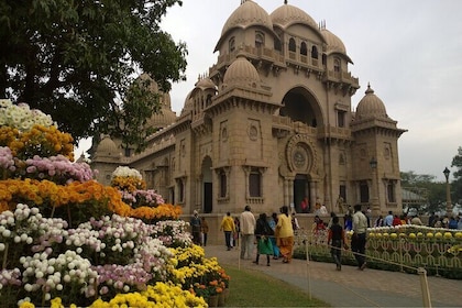 Best of Kolkata (Guided Halfday Sightseeing Tour by Car)