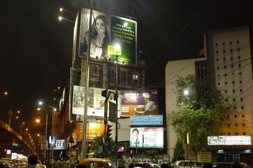 Highlights of Park Street Neighbourhood in Kolkata (3 Hours Food & Nightlife)