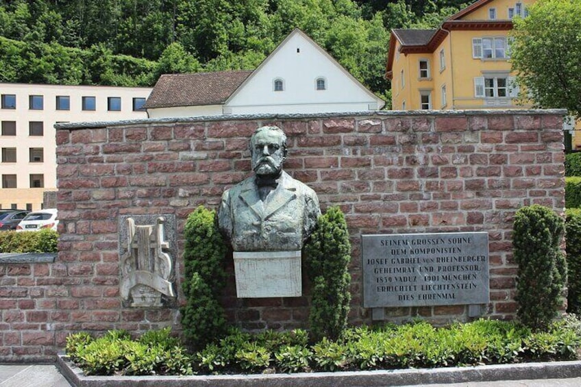 The Instagrammable Spots of Vaduz with a Local