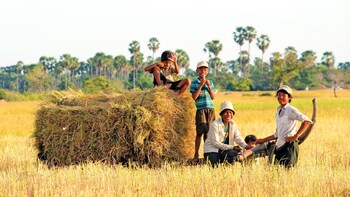 2 Days Private Guide Tour Overland Phnom Penh to Siem Reap