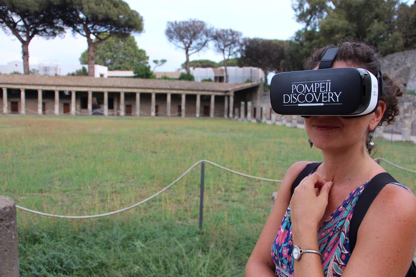 Vip Private Tour+VR Headsets inside the ancient Pompeii!