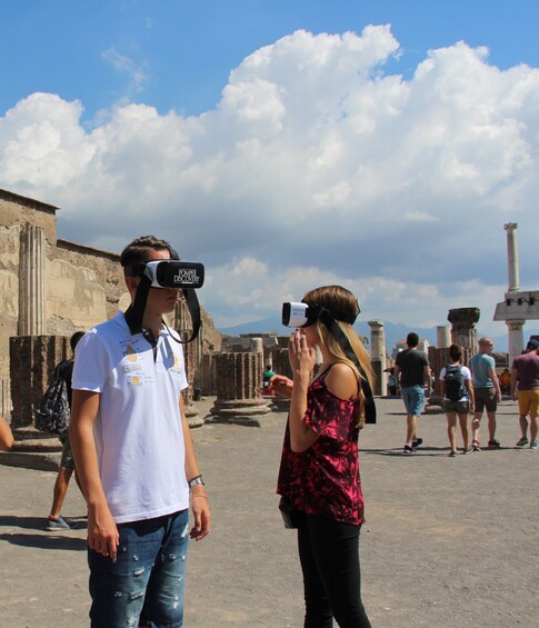 Vip Private Tour+VR Headsets inside the ancient Pompeii!