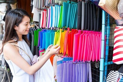 Lucknow Shopping and Food Tasting Experience (Guided Halfday City Tour by C...
