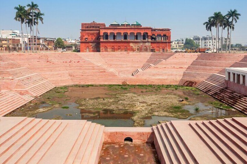 Best of Lucknow (Guided Halfday Sightseeing Tour by Car)