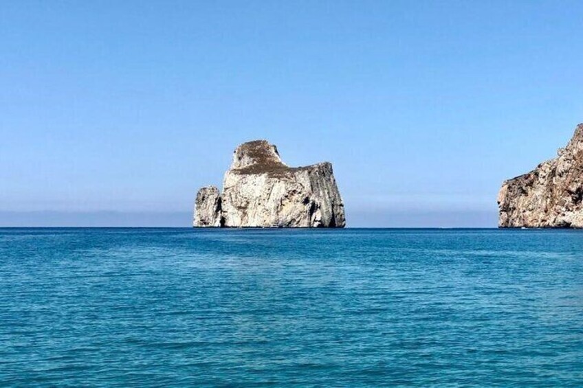 DIVE INTO THE CRYSTAL CLEAR WATERS OF SARDINIA
