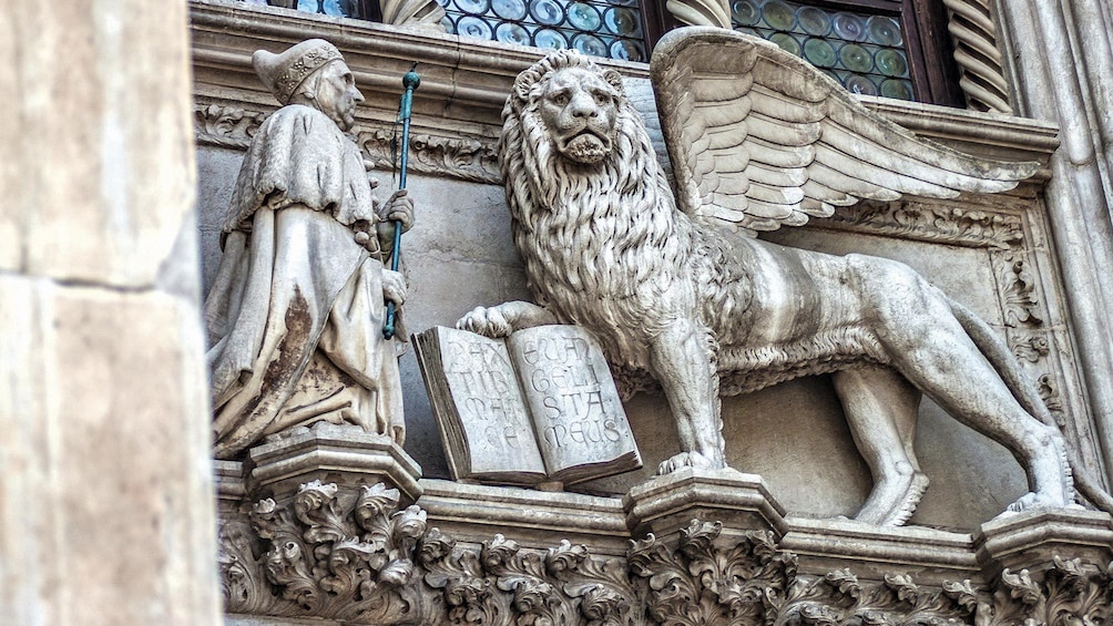 Sculpture outside Doge's Palace