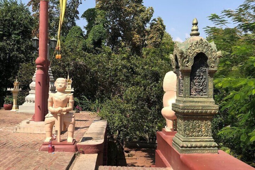 Full-Day Discover Oudong Mountain-Former Capital City & Phnom Penh City Tours