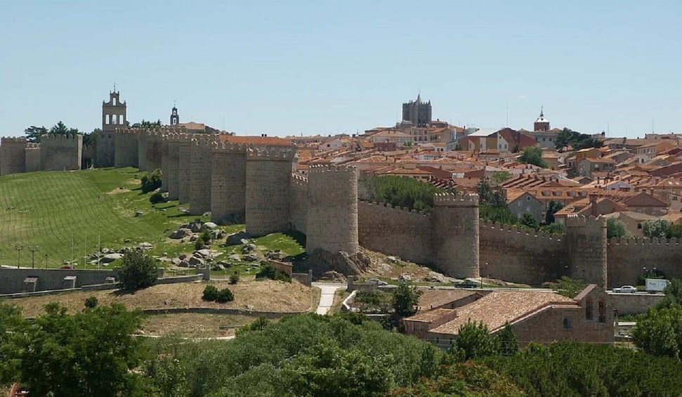 Segovia, Ávila and Toledo Guided Daytrip from Madrid
