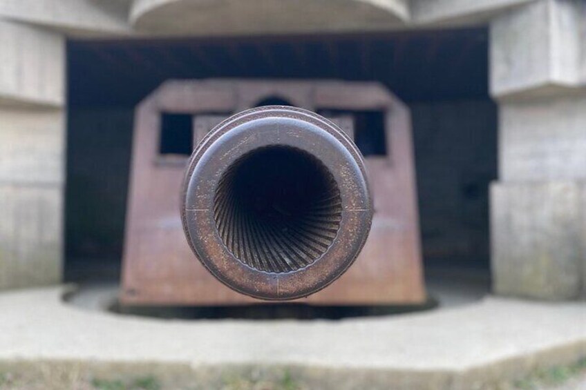 Longues sur Mer's gun