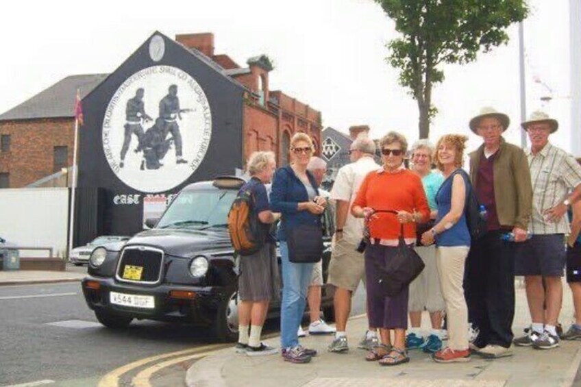 Belfast Black Taxi Tour of Murals and Peace Walls 2 hours