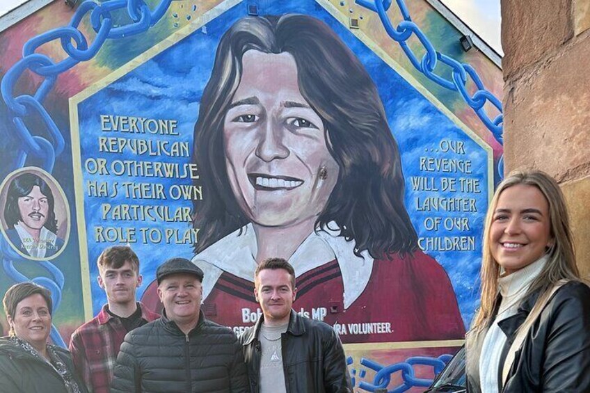 Belfast Black Taxi Tour of Murals and Peace Walls 2 hours