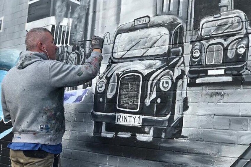 Belfast Black Taxi Tour of Murals and Peace Walls 2 hours