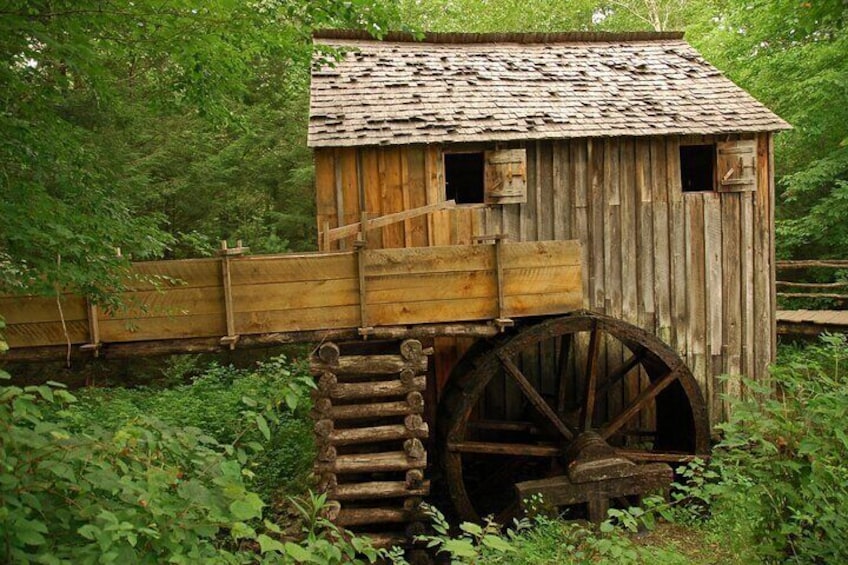 Great Smoky Mountains National Park and Cades Cove Self-Driving Bundle Tours