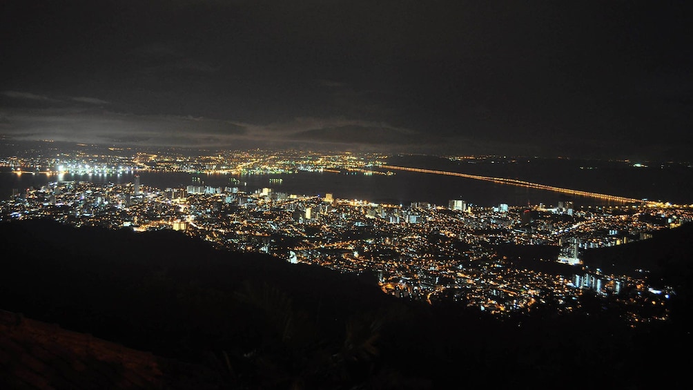 Private Penang Hill by Night Tour with Dinner