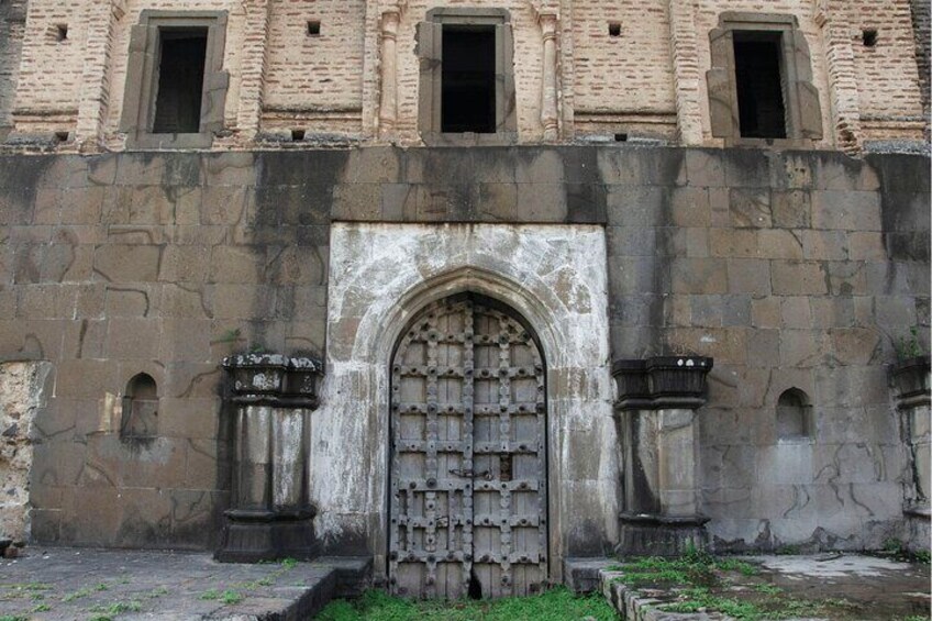 Day Trip to Pune (Guided Full day Sightseeing Tour from Mumbai)