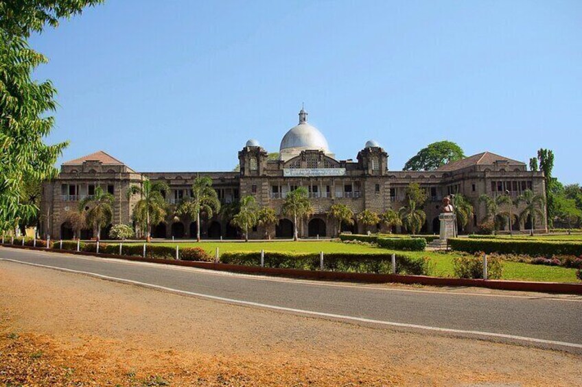 Day Trip to Pune (Guided Full day Sightseeing Tour from Mumbai)