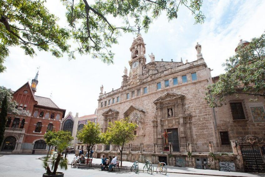 Valencia: San Nicolás, Silk Museum and Santos Juanes Church