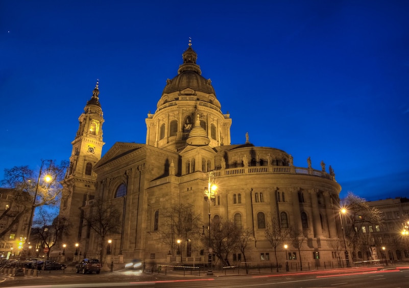 Budapest Card with Unlimited Public Transportation