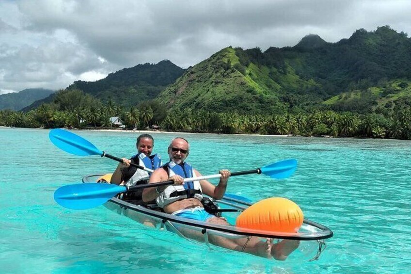 Eco excursion to the lagoon of Moorea by paddle or transparent kayak