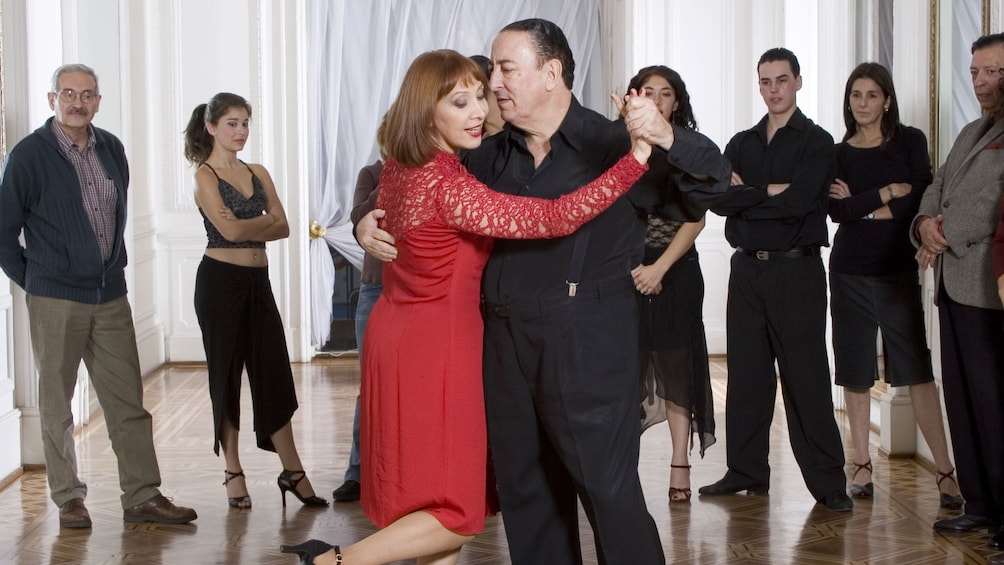 Couple demonstrating the tango for a class in Argentina