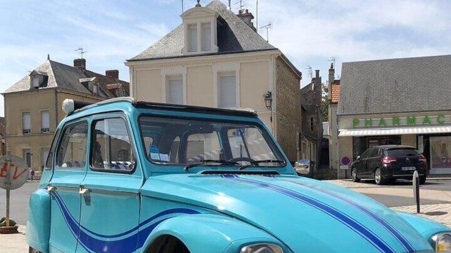 Guided Tour in an Old Convertible Car on the Côte de Nacre