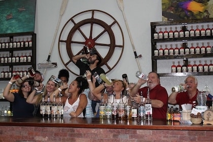 Cayman Islands Rum & Bier Tour mit Mittagessen