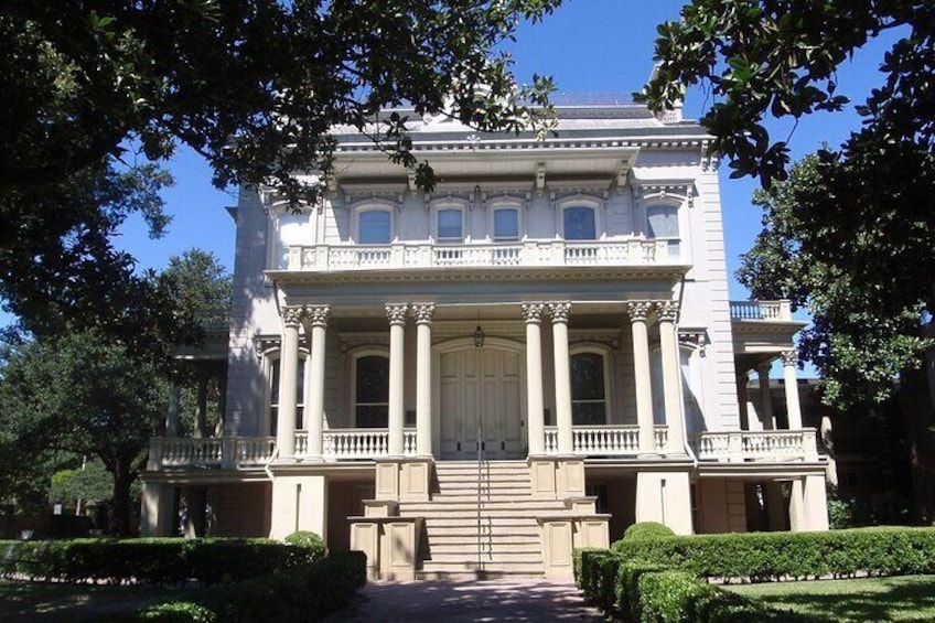 Private Walking Tour of the Garden District