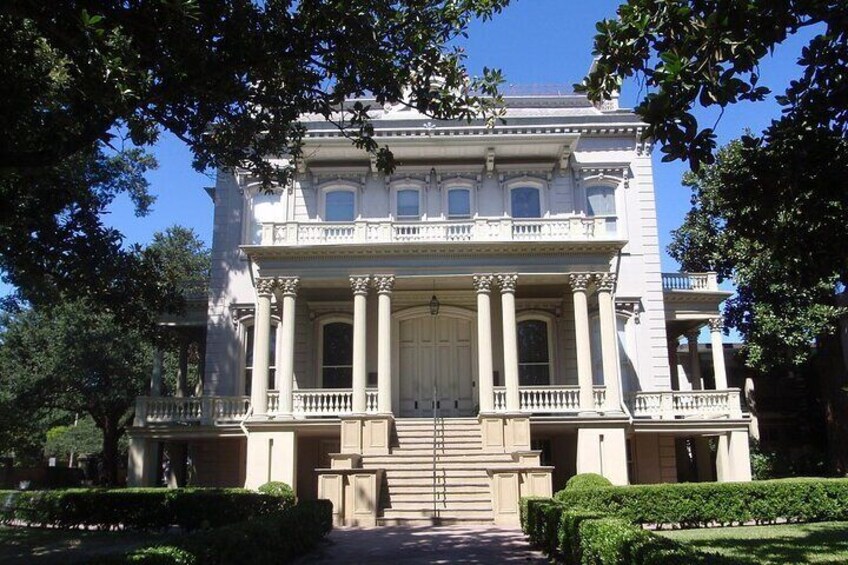 Private Walking Tour of the Garden District