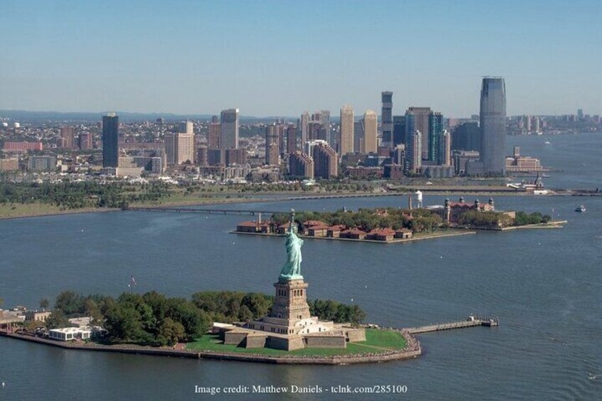Private Guide and Tickets to Statue of Liberty and Ellis Island