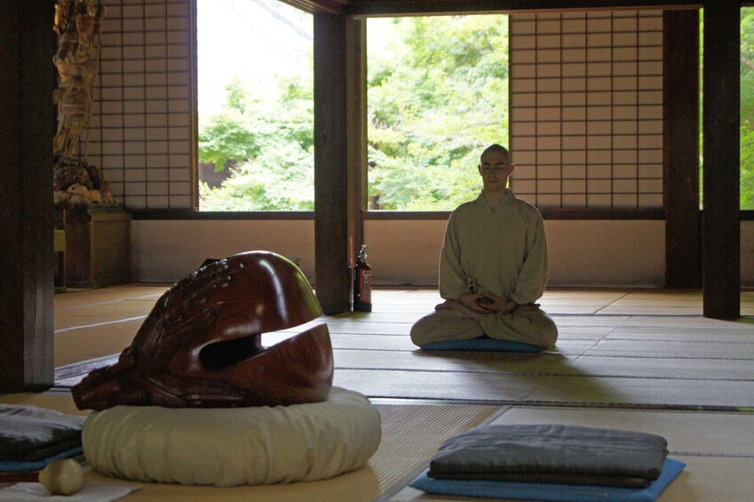 Amazon.com: Zen: Everything You Need To Know About Forming Zen Habits – A Practical Guide To Find Inner Peace, Practice Mindfulness & Learn Zen Meditation (Zen Buddhism, Zen Mastery, Zen For Beginners):