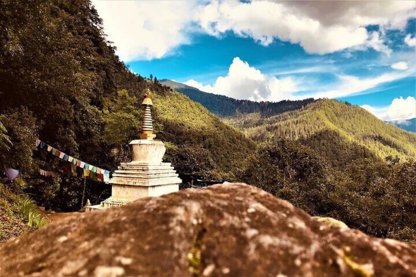 The enlightenment stupa on the way to Cheri monastery