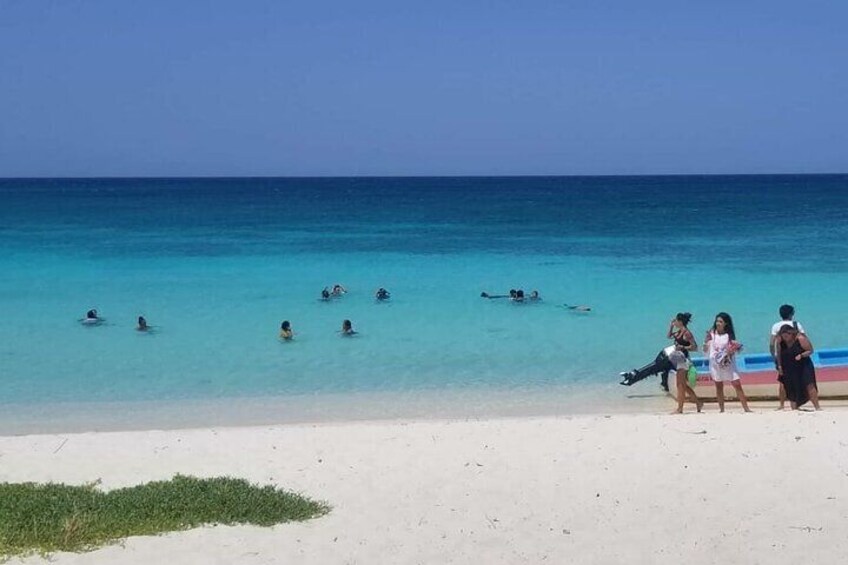 Day trip to bahia de las aguilas from Santo Domingo