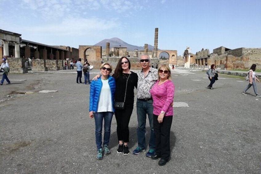 Private tour of Pompeii. Visit of the Roman Villas recently opened to the public