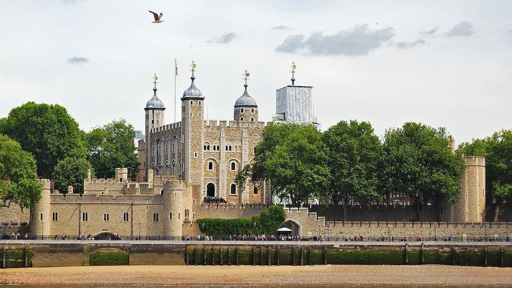 stone watch towers surrounding tower of london