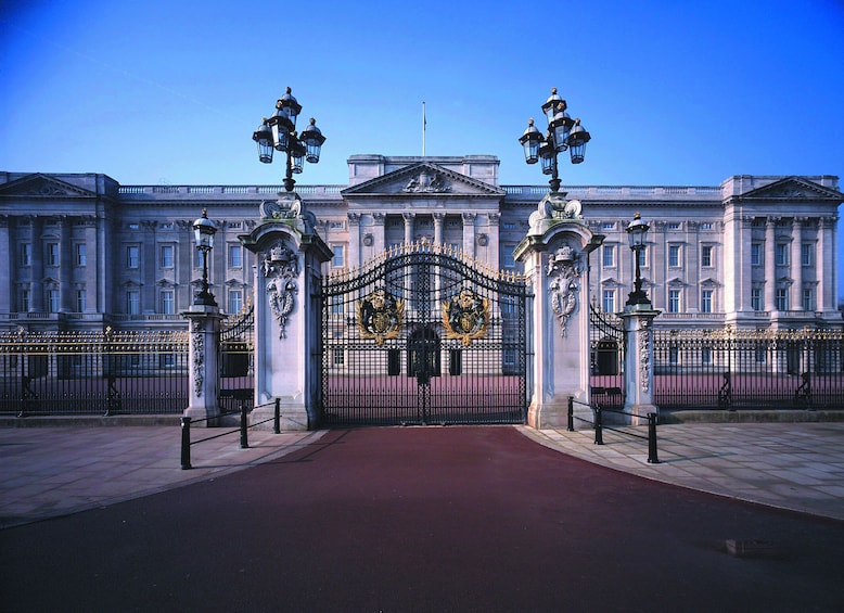 London in 1 Day: Tower of London, River Cruise & St Paul's 