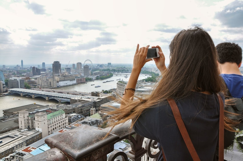 Full-day London - Tower of London, River cruise & St Paul's