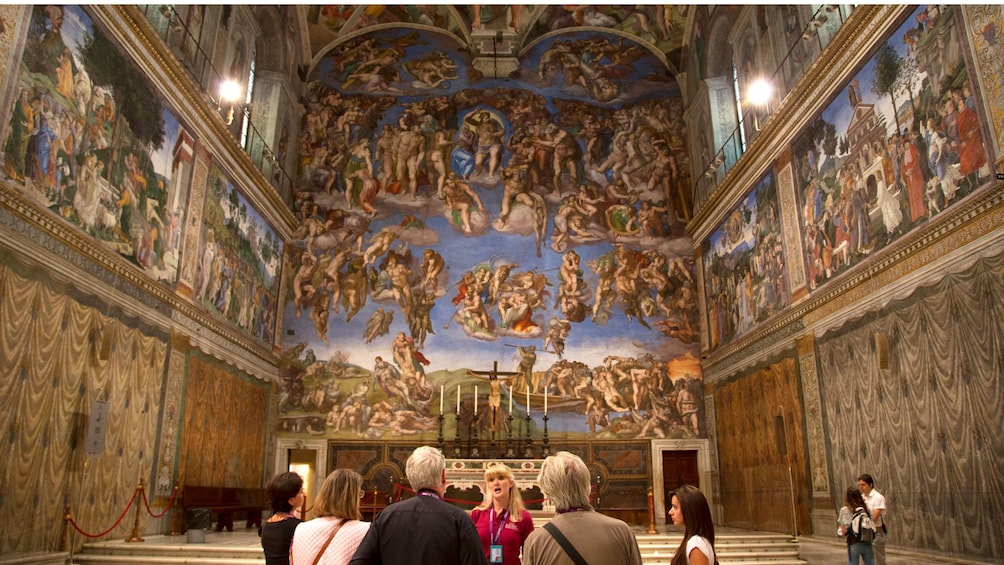 Vatican & Colosseum: Skip-the-Line Combo Saver Tour
