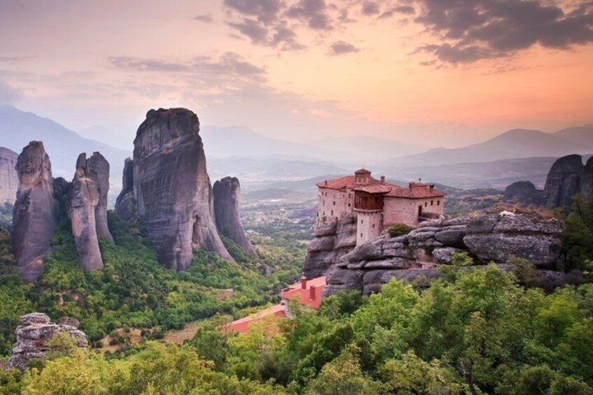  Meteora Half Day Tour (Pick you up from train station)