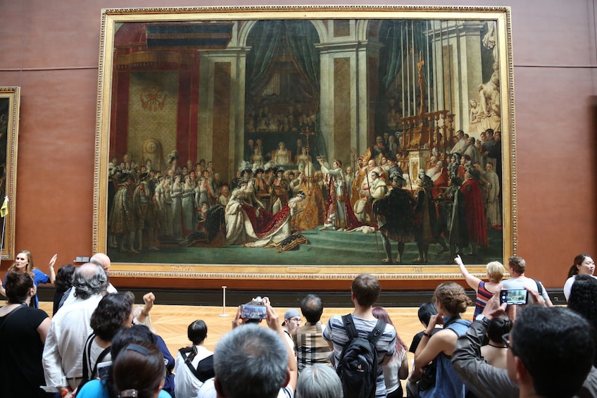 Skip-the-Line: Semi Private Louvre Tour