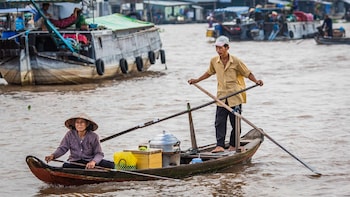 2-Day Mekong Delta Song Xanh Sampan Cruise Tour