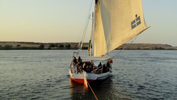 Small-Group Treasures & Tut Tour with Felucca Cruise & Lunch